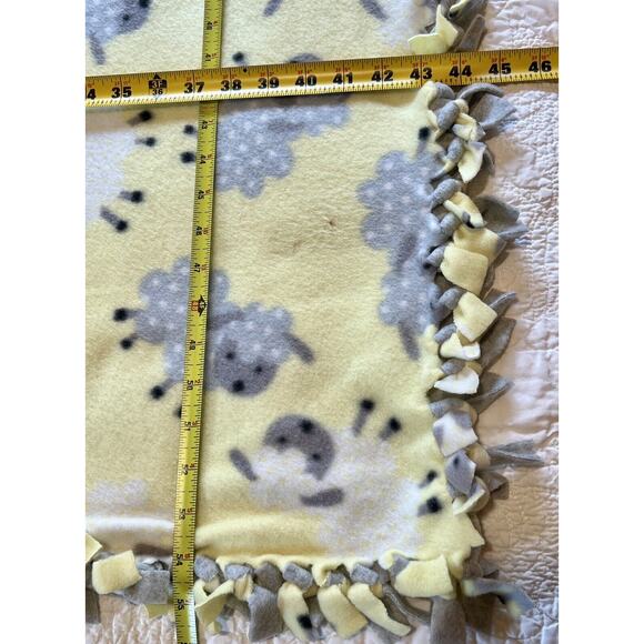 Handmade Yellow Gray Fleece Tie Knot Blanket Lamb Soft Double Layer 44" x 55" - Picture 3 of 4